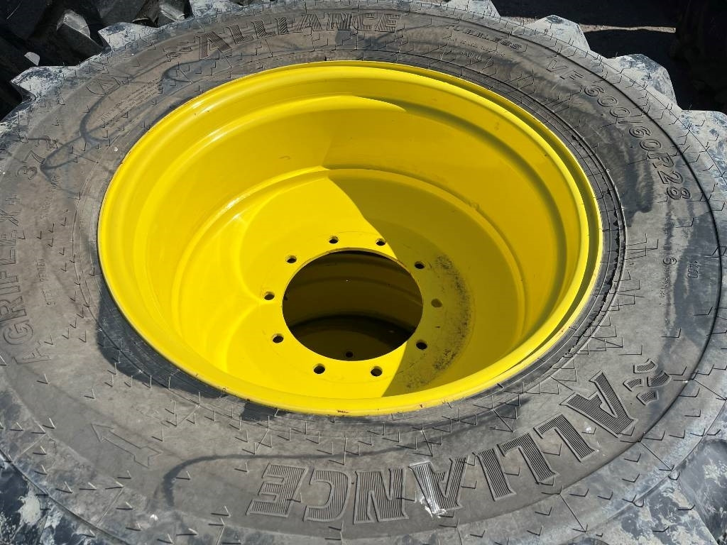 Alliance 650/65R38 600/60R28 till JD 6155 M - Tire for Agricultural machinery: picture 3 Alliance 650/65R38 600/60R28 till JD 6155 M - Tire for Agricultural machinery: picture 3