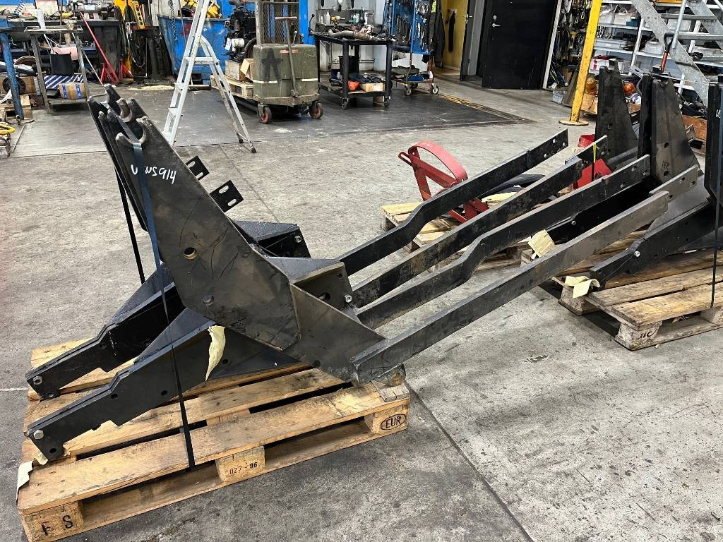 Trima Lastarfäste till Ursus Zetor - Attachment for Construction machinery: picture 1 Trima Lastarfäste till Ursus Zetor - Attachment for Construction machinery: picture 1