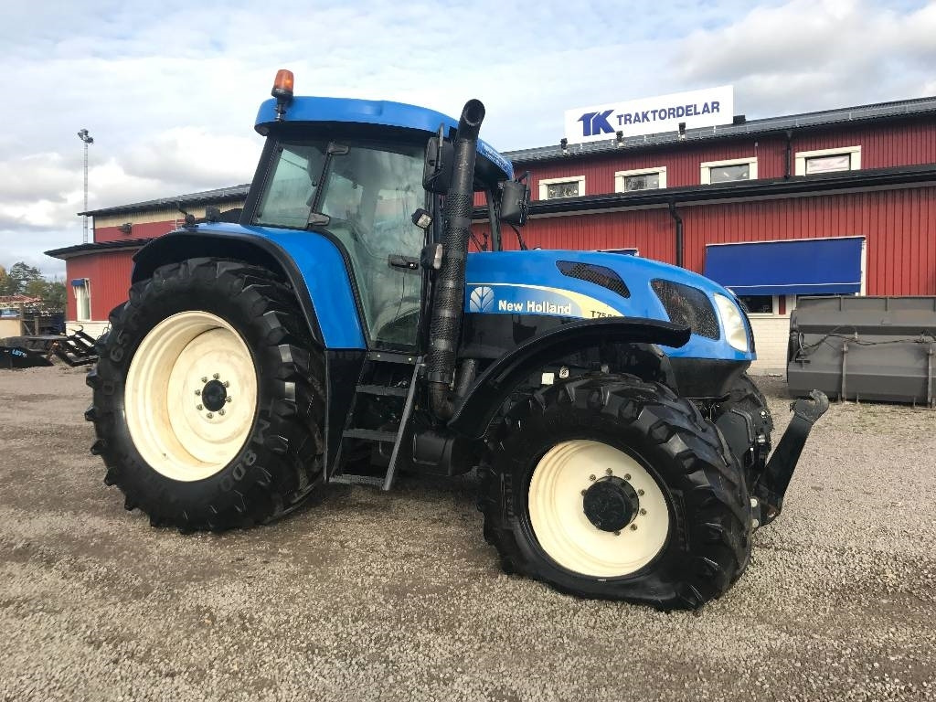 New Holland T 7550 Dismantled for spare parts - Farm tractor: picture 1 New Holland T 7550 Dismantled for spare parts - Farm tractor: picture 1