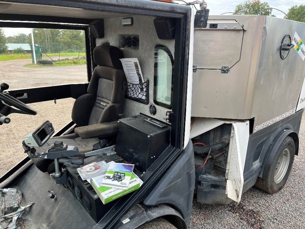 Nilfisk 3500 City Ranger Dismantled: only spare parts - Road sweeper: picture 5 Nilfisk 3500 City Ranger Dismantled: only spare parts - Road sweeper: picture 5