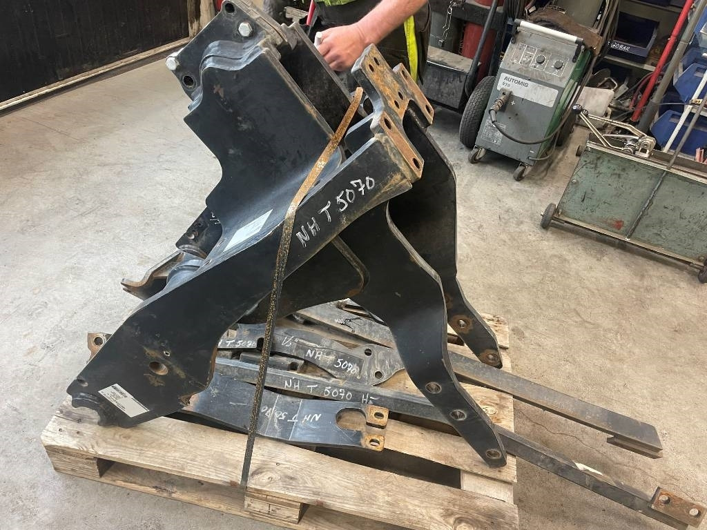 Lastarfäste Trima Quicke New Holland T5070 - Other machinery: picture 1 Lastarfäste Trima Quicke New Holland T5070 - Other machinery: picture 1