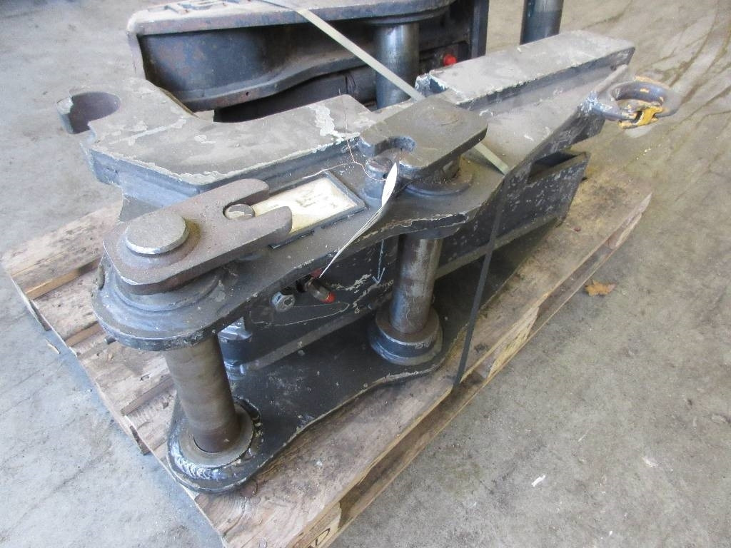 Redskapsfäste Snabbfäste - Quick coupler for Construction machinery: picture 2 Redskapsfäste Snabbfäste - Quick coupler for Construction machinery: picture 2