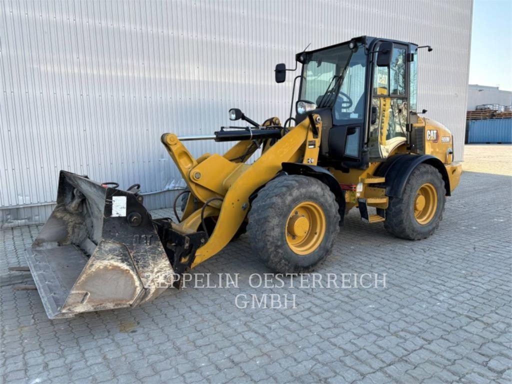 CAT 908M - Wheel loader: picture 1 CAT 908M - Wheel loader: picture 1