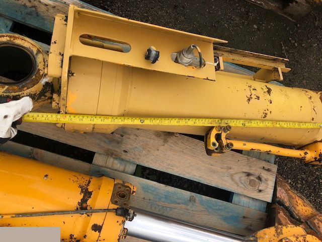 Hydraulic cylinder for Construction machinery Liebherr L564 - Siłownik Wychyłu: picture 8 Hydraulic cylinder for Construction machinery Liebherr L564 - Siłownik Wychyłu: picture 8