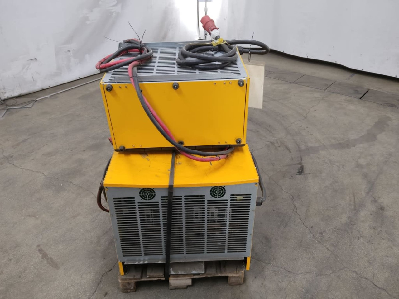 Battery Charger Package - 3 Pcs. - Battery for Material handling equipment: picture 4 Battery Charger Package - 3 Pcs. - Battery for Material handling equipment: picture 4