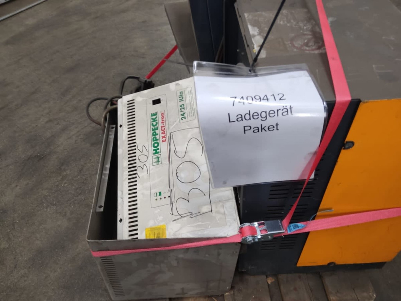 Battery Charger Package 4x Chargers - Electrical system for Material handling equipment: picture 2 Battery Charger Package 4x Chargers - Electrical system for Material handling equipment: picture 2