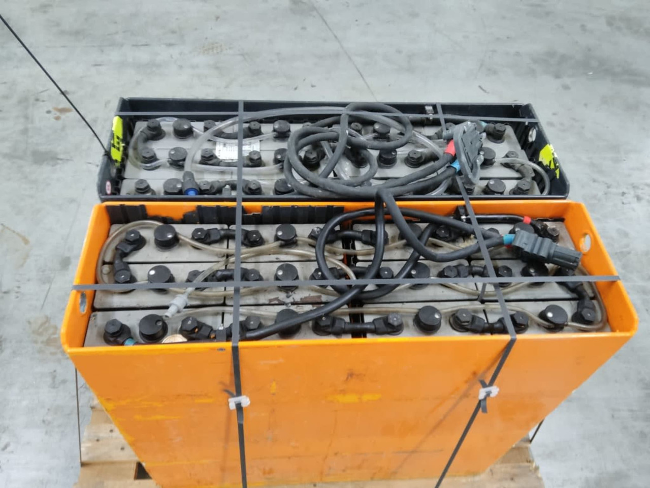 Battery Package - 2 Pcs. - Battery for Material handling equipment: picture 4 Battery Package - 2 Pcs. - Battery for Material handling equipment: picture 4