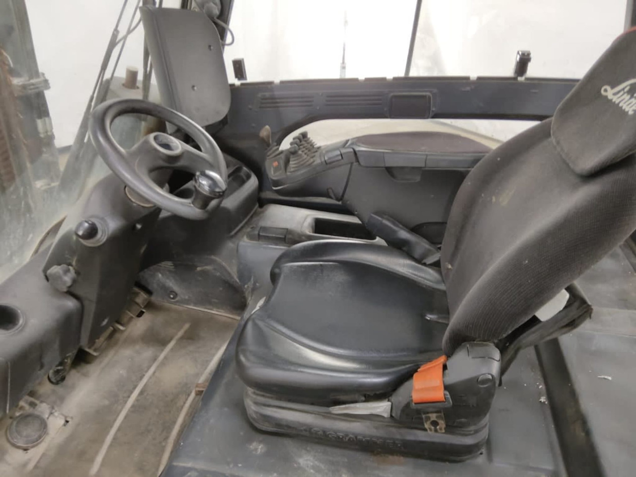 Linde E25L-01 - Electric forklift: picture 3 Linde E25L-01 - Electric forklift: picture 3