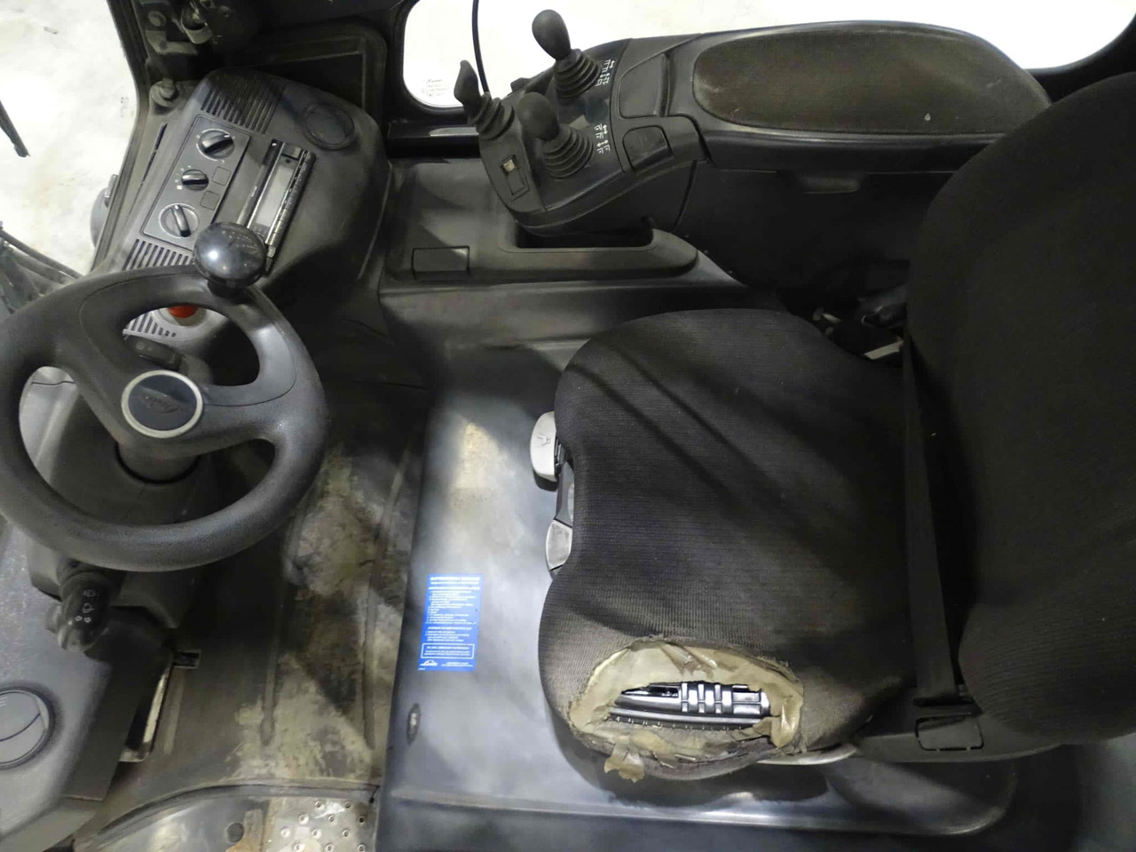 Linde E25L-01 - Electric forklift: picture 3 Linde E25L-01 - Electric forklift: picture 3