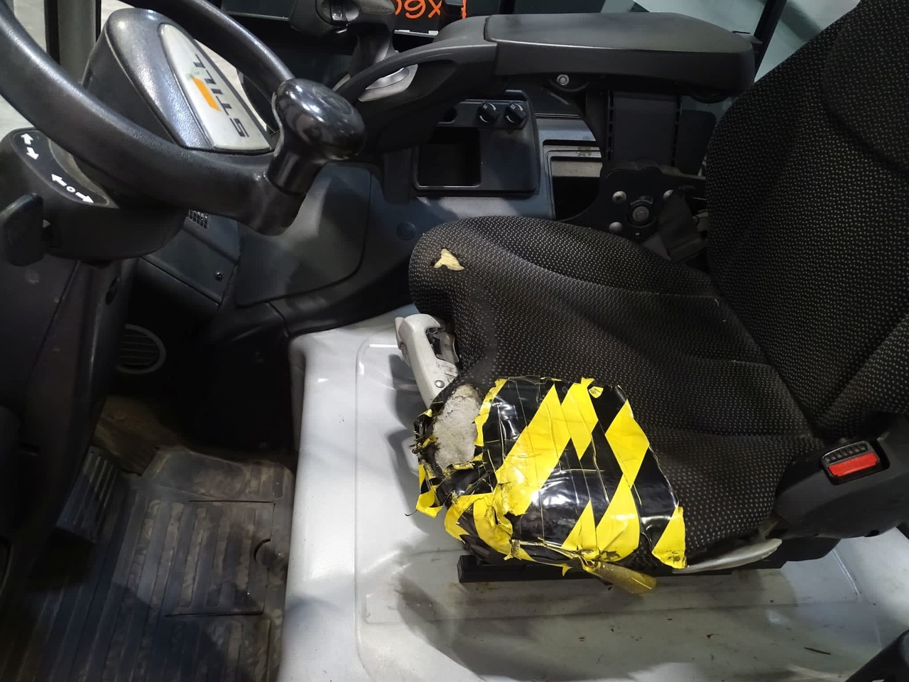 STILL RX60-30 - Electric forklift: picture 3 STILL RX60-30 - Electric forklift: picture 3