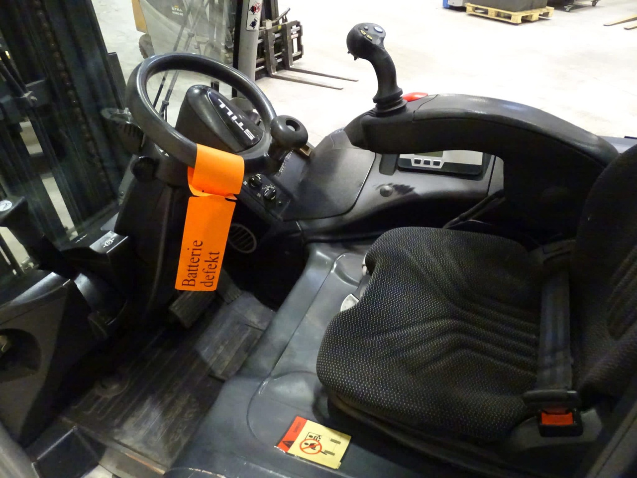 Electric forklift STILL RX60-30: picture 7