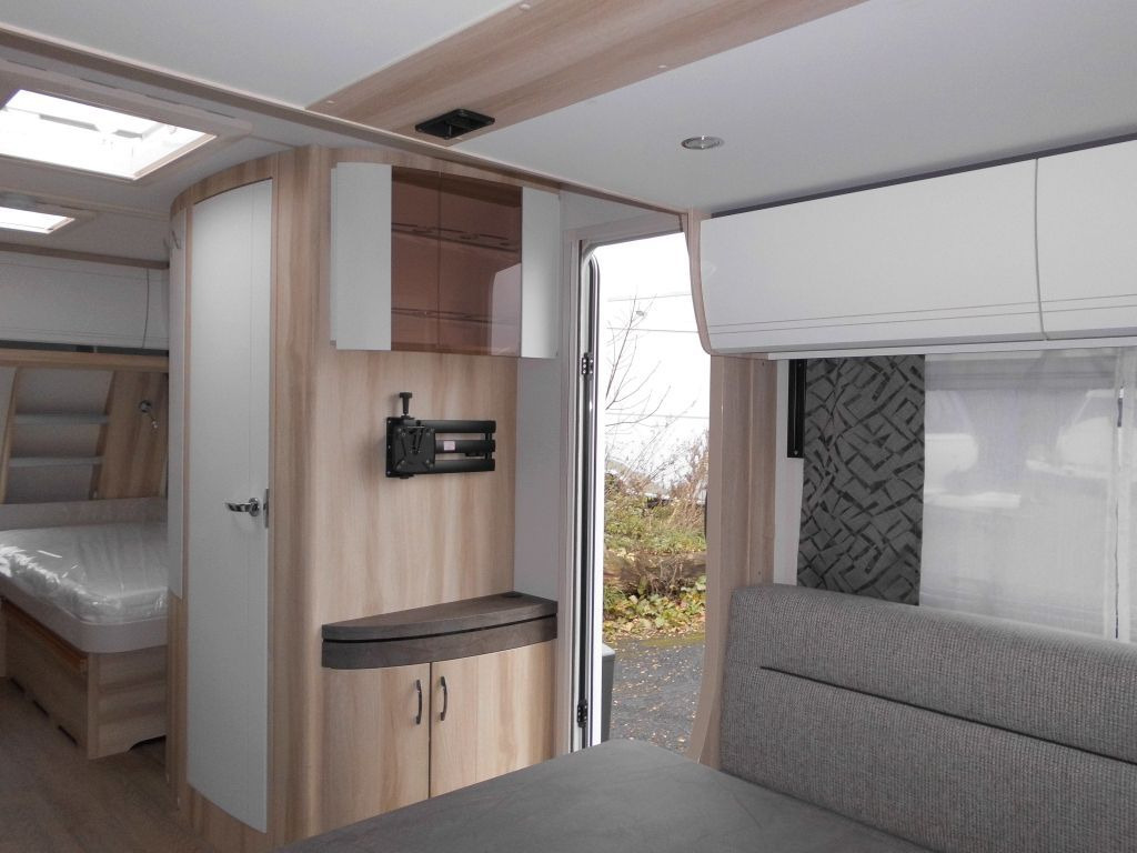 New Caravan Hobby De Luxe 515 UHL 2025 2000kg. AUTARK AMBIENTE Hobby De Luxe 515 UHL mit Extras, Lagerabverkauf!: picture 11