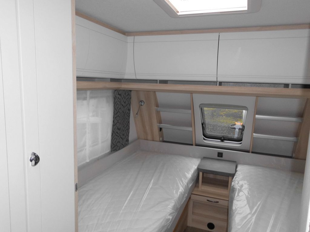 New Caravan Hobby De Luxe 515 UHL 2025 2000kg. AUTARK AMBIENTE Hobby De Luxe 515 UHL mit Extras, Lagerabverkauf!: picture 14