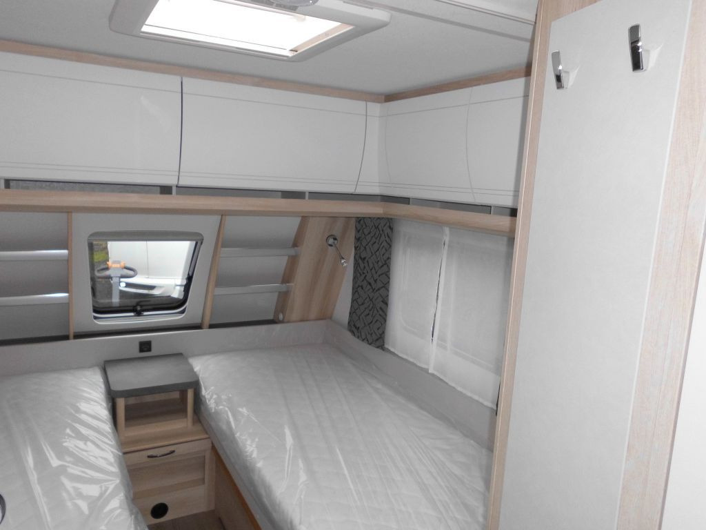 New Caravan Hobby De Luxe 515 UHL 2025 2000kg. AUTARK AMBIENTE Hobby De Luxe 515 UHL mit Extras, Lagerabverkauf!: picture 18