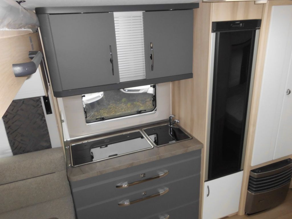 New Caravan Hobby De Luxe 515 UHL 2025 2000kg. AUTARK AMBIENTE Hobby De Luxe 515 UHL mit Extras, Lagerabverkauf!: picture 12