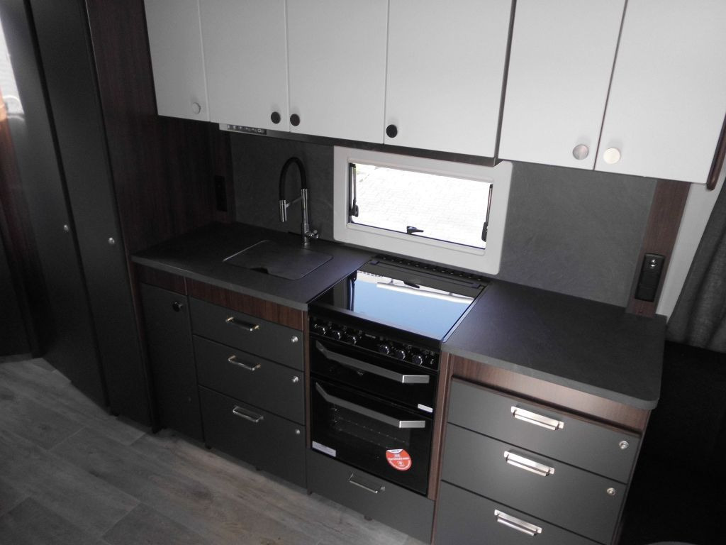 Caravan Polar 590 590 FD Limited 2x ALDE Backofen, Sound uvm..: picture 14