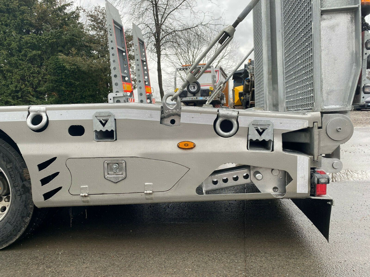 Low loader semi-trailer VEGA Verzinkt+LIFT+LENKACHSE+LED: picture 13 Low loader semi-trailer VEGA Verzinkt+LIFT+LENKACHSE+LED: picture 13