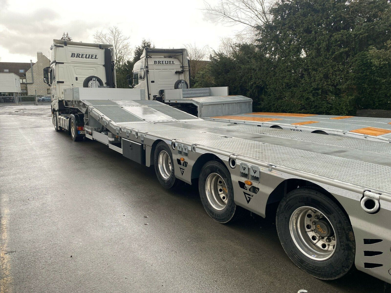 VEGA Verzinkt+LIFT+LENKACHSE+LED - Low loader semi-trailer: picture 1 VEGA Verzinkt+LIFT+LENKACHSE+LED - Low loader semi-trailer: picture 1