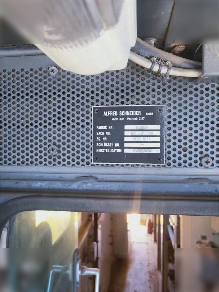 1994 LIEBHERR LHM1200HD - Self-erecting tower crane: picture 3 1994 LIEBHERR LHM1200HD - Self-erecting tower crane: picture 3