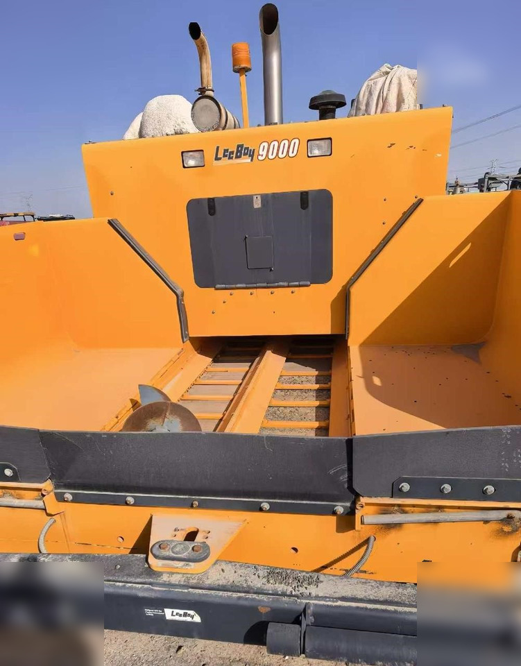 LEEBOY 9000 - Asphalt paver: picture 3 LEEBOY 9000 - Asphalt paver: picture 3