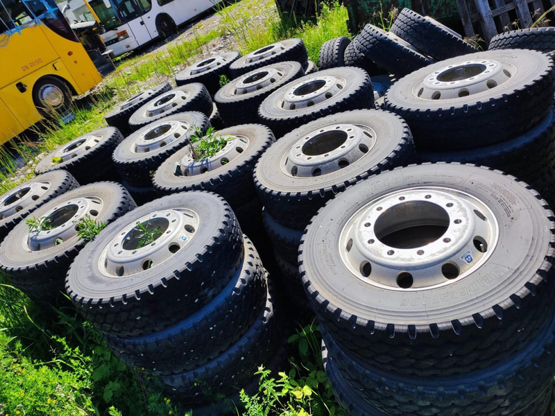 Bridgestone wheels 275/70 R22,5 on Alcoa aluminum rims - Tire for Truck: picture 1 Bridgestone wheels 275/70 R22,5 on Alcoa aluminum rims - Tire for Truck: picture 1