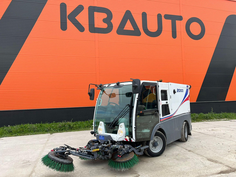 Dulevo 2000 SKY FIRST REGISTRATION 09.2015 - Road sweeper: picture 1 Dulevo 2000 SKY FIRST REGISTRATION 09.2015 - Road sweeper: picture 1
