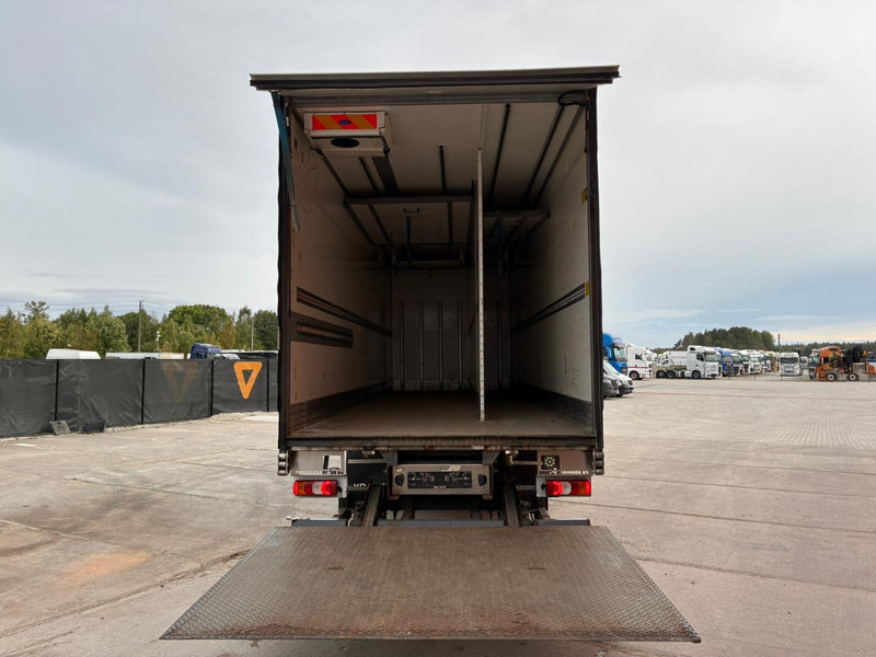 Refrigerator truck Mercedes-Benz Antos 1935 4x2 CARRIER SUPRA 1250 Mt / BOX L=8674 mm: picture 11