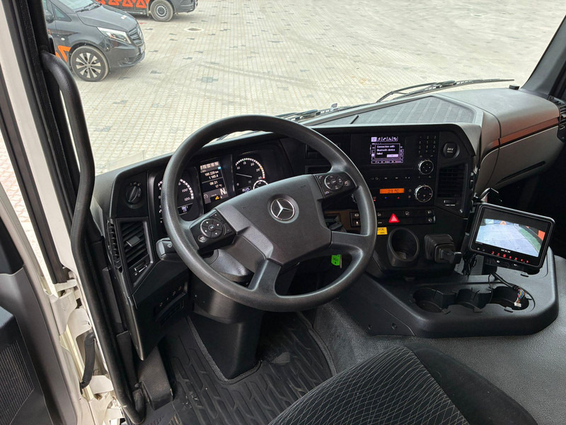 Refrigerator truck Mercedes-Benz Antos 1935 4x2 CARRIER SUPRA 1250 Mt / BOX L=8674 mm: picture 15