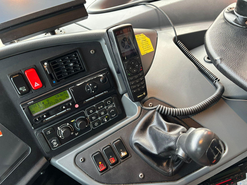 Suburban bus Setra S 417 UL 6x2*4 WC / AC / AUXILIARY HEATER / WHEELCHAIR LIFT: picture 12 Suburban bus Setra S 417 UL 6x2*4 WC / AC / AUXILIARY HEATER / WHEELCHAIR LIFT: picture 12