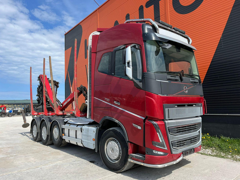 Volvo FH 16 750 8x4/4 DAMAGED ! - Timber truck, Crane truck: picture 4 Volvo FH 16 750 8x4/4 DAMAGED ! - Timber truck, Crane truck: picture 4