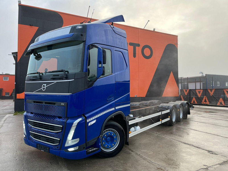 Volvo FH 500 8x4*4 CHASSIS L=9398mm - Cab chassis truck: picture 2 Volvo FH 500 8x4*4 CHASSIS L=9398mm - Cab chassis truck: picture 2