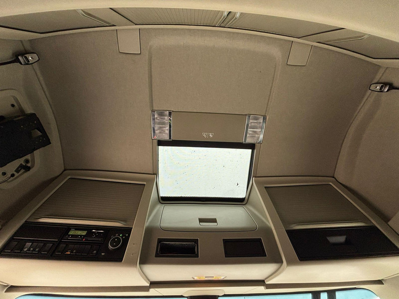 Cab chassis truck Volvo FH 500 8x4*4 FOR SALE AS CHASSIS / GCW 70 ton / PTO / CHASSIS L=6420 mm: picture 18