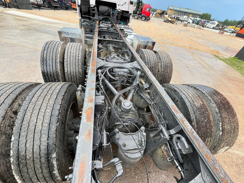 Cab chassis truck Volvo FH 750 6x4 CHASSIS L=6970 / RETARDER / PTO / TANDEM AXLE LIFT: picture 11 Cab chassis truck Volvo FH 750 6x4 CHASSIS L=6970 / RETARDER / PTO / TANDEM AXLE LIFT: picture 11