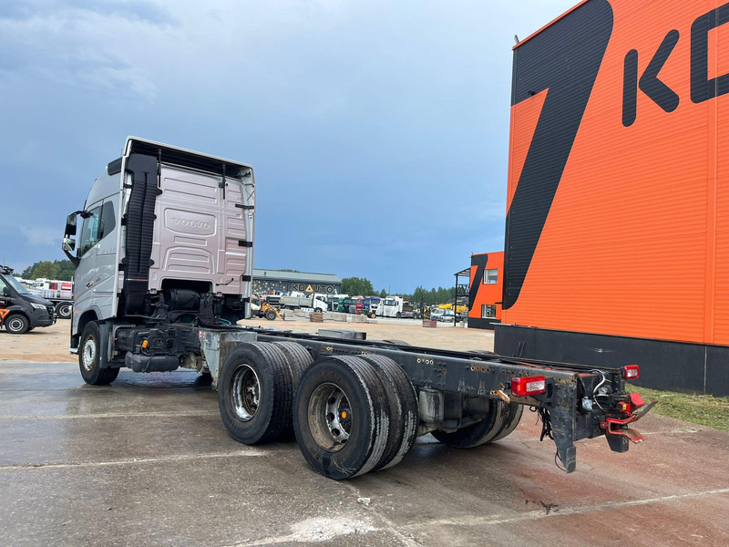 Cab chassis truck Volvo FH 750 6x4 CHASSIS L=6970 / RETARDER / PTO / TANDEM AXLE LIFT: picture 7 Cab chassis truck Volvo FH 750 6x4 CHASSIS L=6970 / RETARDER / PTO / TANDEM AXLE LIFT: picture 7