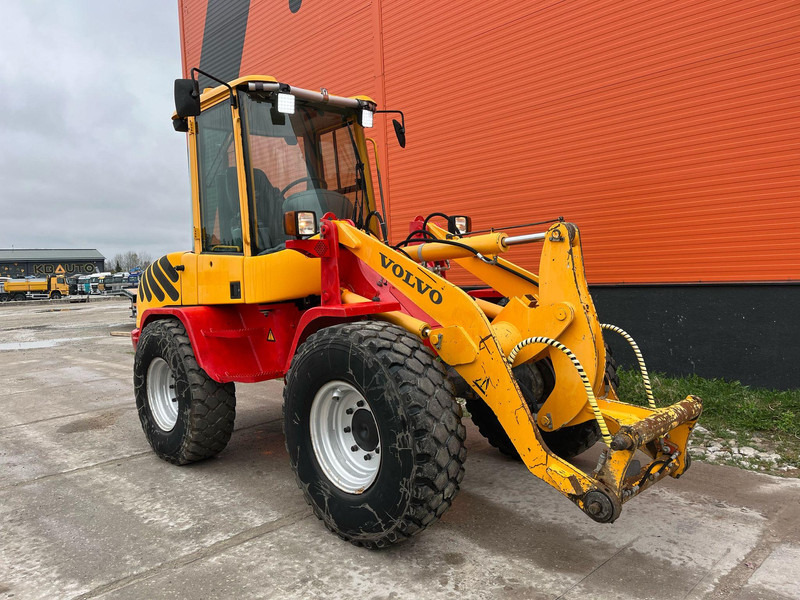 Volvo L 30 B-Z/X 4x4 AC / QUICK COUPLER - Wheel loader: picture 4 Volvo L 30 B-Z/X 4x4 AC / QUICK COUPLER - Wheel loader: picture 4