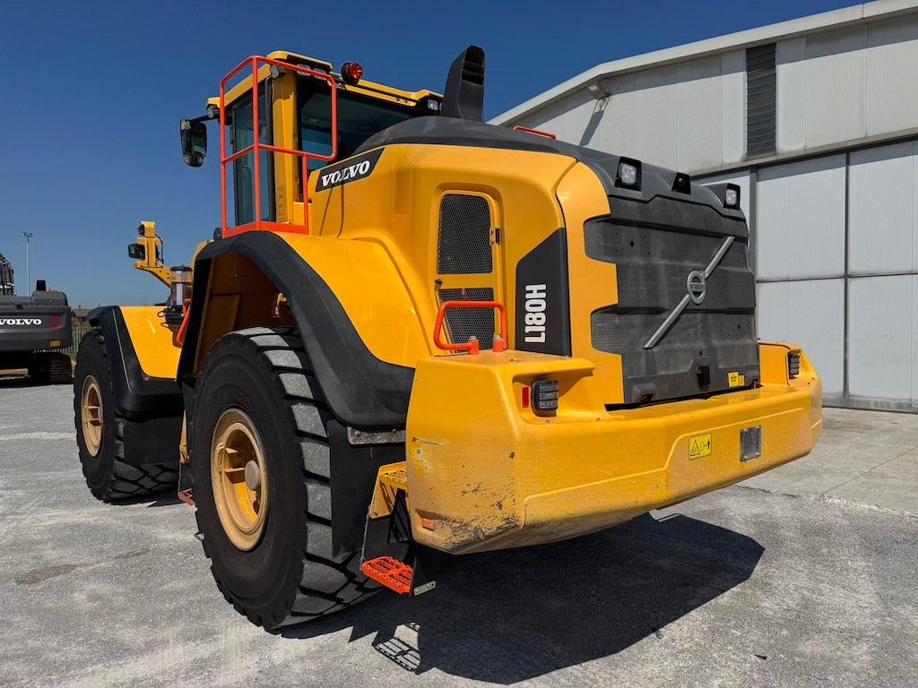 Volvo L180H - Wheel loader: picture 2 Volvo L180H - Wheel loader: picture 2