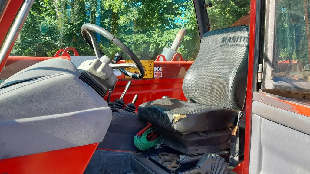 Telescopic wheel loader MANITOU MT 1235S: picture 9