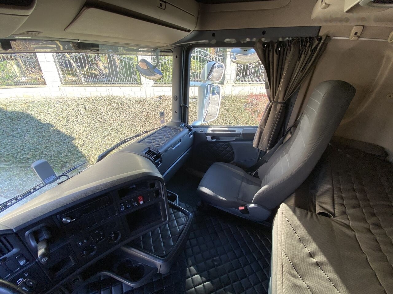 Tractor unit Scania R500: picture 10