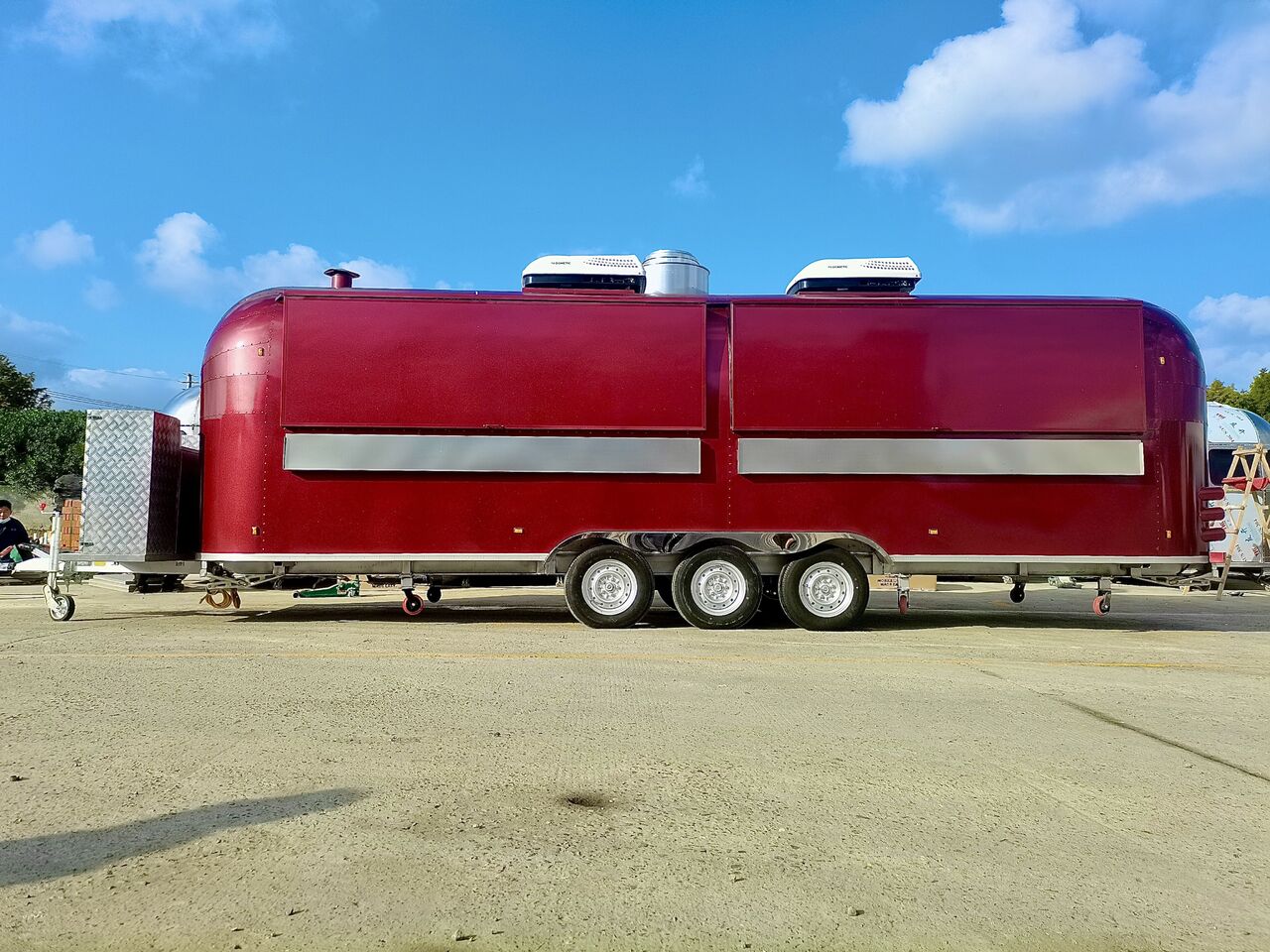 ERZODA Airstream trailer | pizza trailer | coffee trailer | food truck - Vending trailer: picture 1 ERZODA Airstream trailer | pizza trailer | coffee trailer | food truck - Vending trailer: picture 1