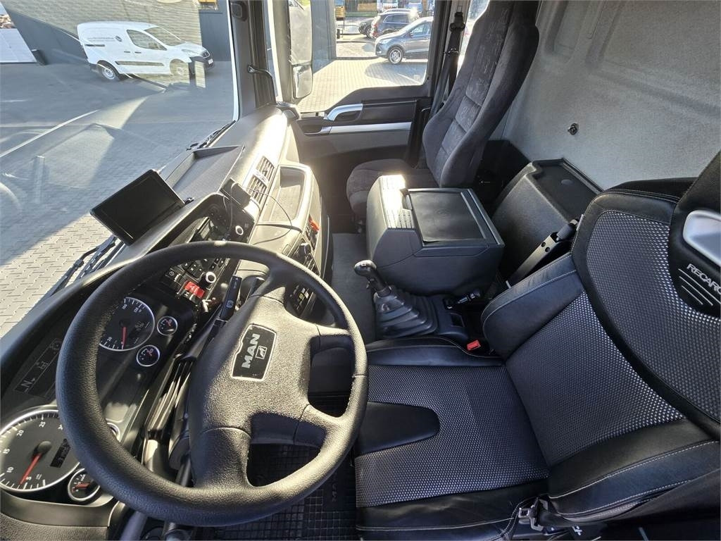 Leasing of MAN ASSMANN ADR KOMBI FOR CLEANING CANALS WUKO  MAN ASSMANN ADR KOMBI FOR CLEANING CANALS WUKO: picture 33