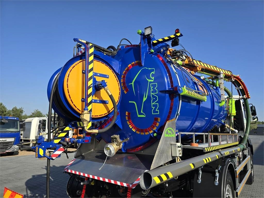 MAN TGM 4x4 GAMON PW8 for collecting liquid waste sepa - Municipal/ Special vehicle: picture 3 MAN TGM 4x4 GAMON PW8 for collecting liquid waste sepa - Municipal/ Special vehicle: picture 3