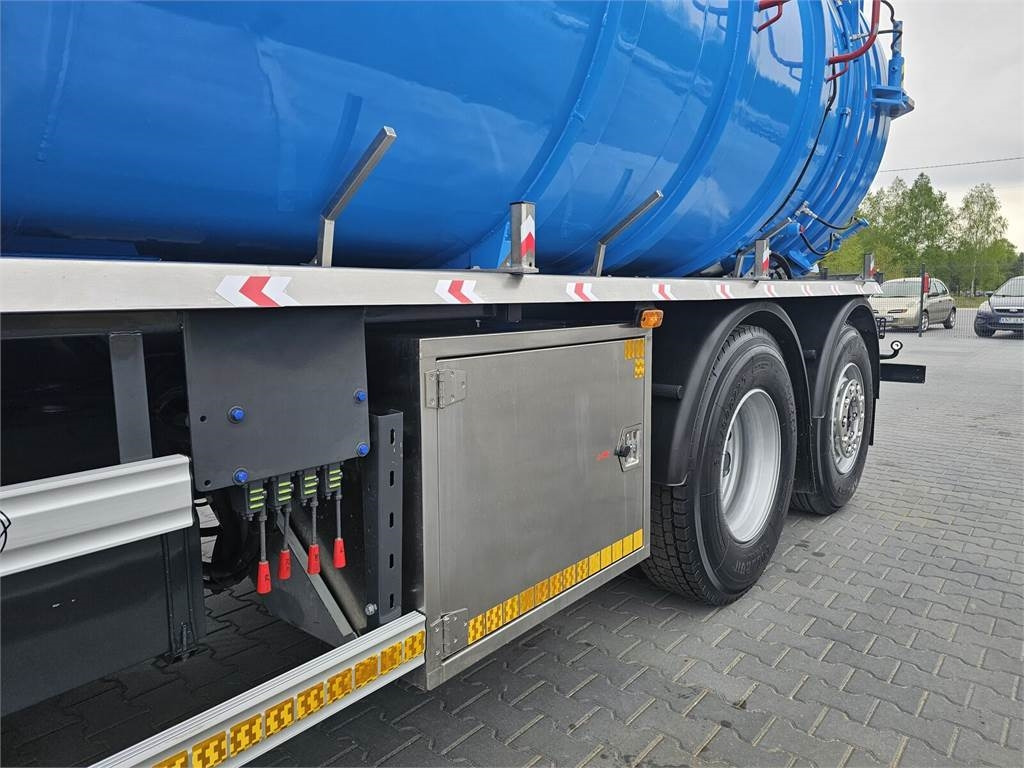 Vacuum truck Scania Disab Centurion P210/8 Vacuum suction loader: picture 12