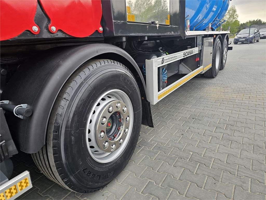 Vacuum truck Scania Disab Centurion P210/8 Vacuum suction loader: picture 10