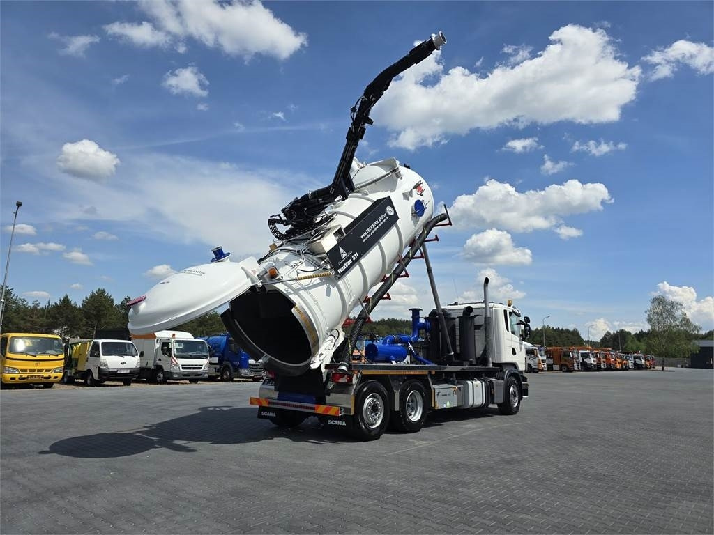 Scania Saugbagger Larsen FlexVac 311 Vacuum suction loade  - Vacuum truck: picture 1 Scania Saugbagger Larsen FlexVac 311 Vacuum suction loade  - Vacuum truck: picture 1