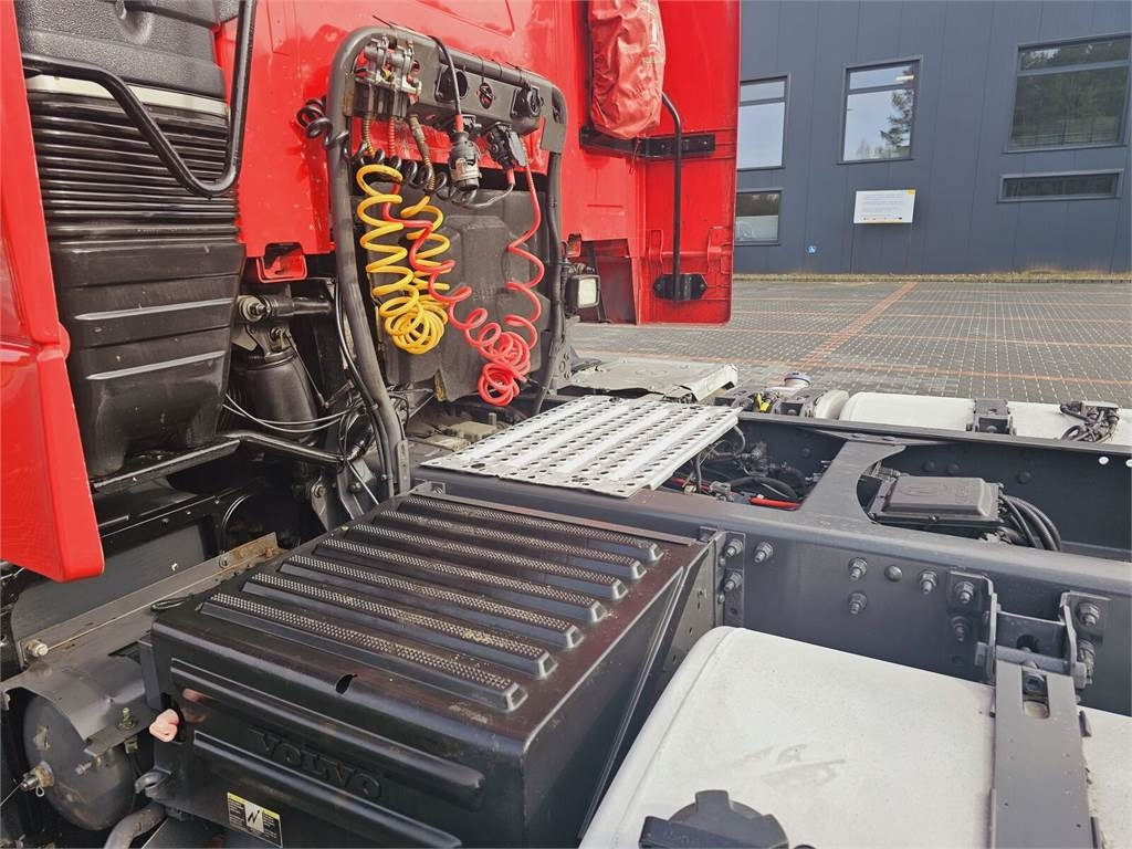 Leasing of Volvo FH13 XXL EURO 5 2011 + KRONE MEGA RAISE Volvo FH13 XXL EURO 5 2011 + KRONE MEGA RAISE: picture 13 Leasing of Volvo FH13 XXL EURO 5 2011 + KRONE MEGA RAISE Volvo FH13 XXL EURO 5 2011 + KRONE MEGA RAISE: picture 13