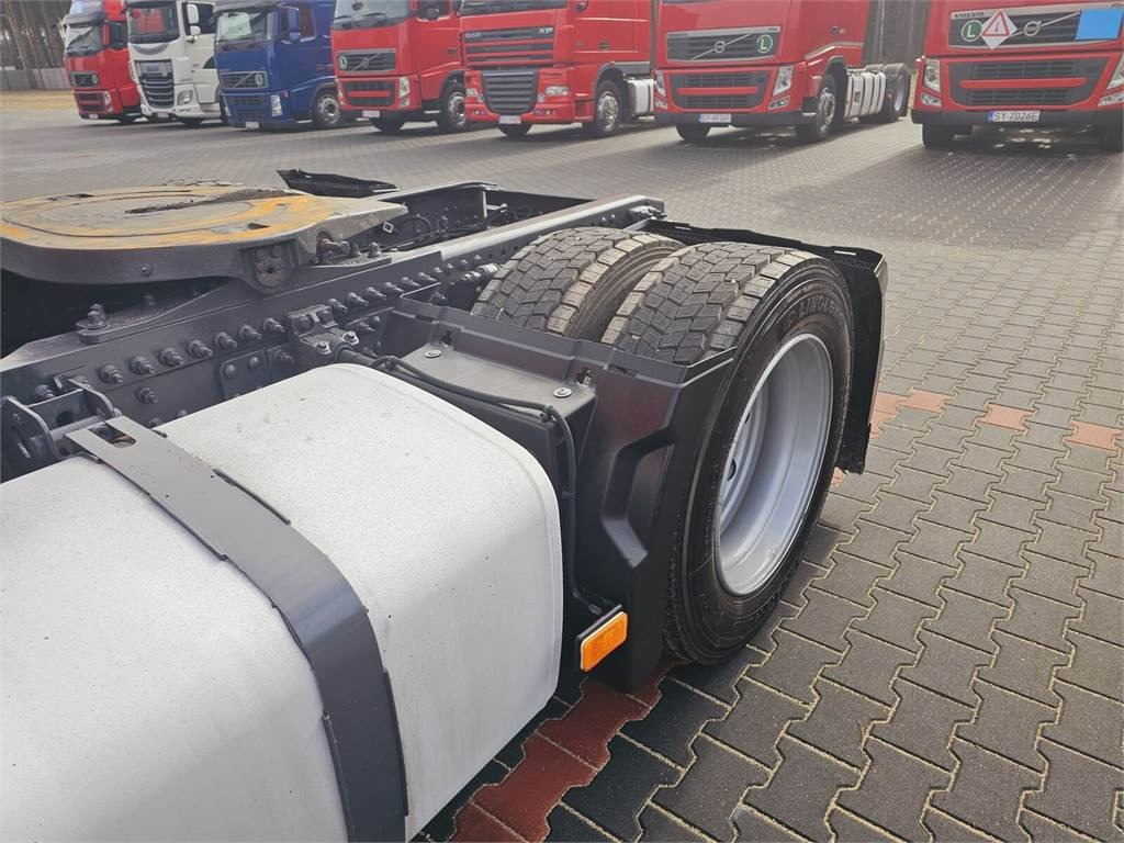 Leasing of Volvo FH13 XXL EURO 5 2011 + KRONE MEGA RAISE Volvo FH13 XXL EURO 5 2011 + KRONE MEGA RAISE: picture 14 Leasing of Volvo FH13 XXL EURO 5 2011 + KRONE MEGA RAISE Volvo FH13 XXL EURO 5 2011 + KRONE MEGA RAISE: picture 14