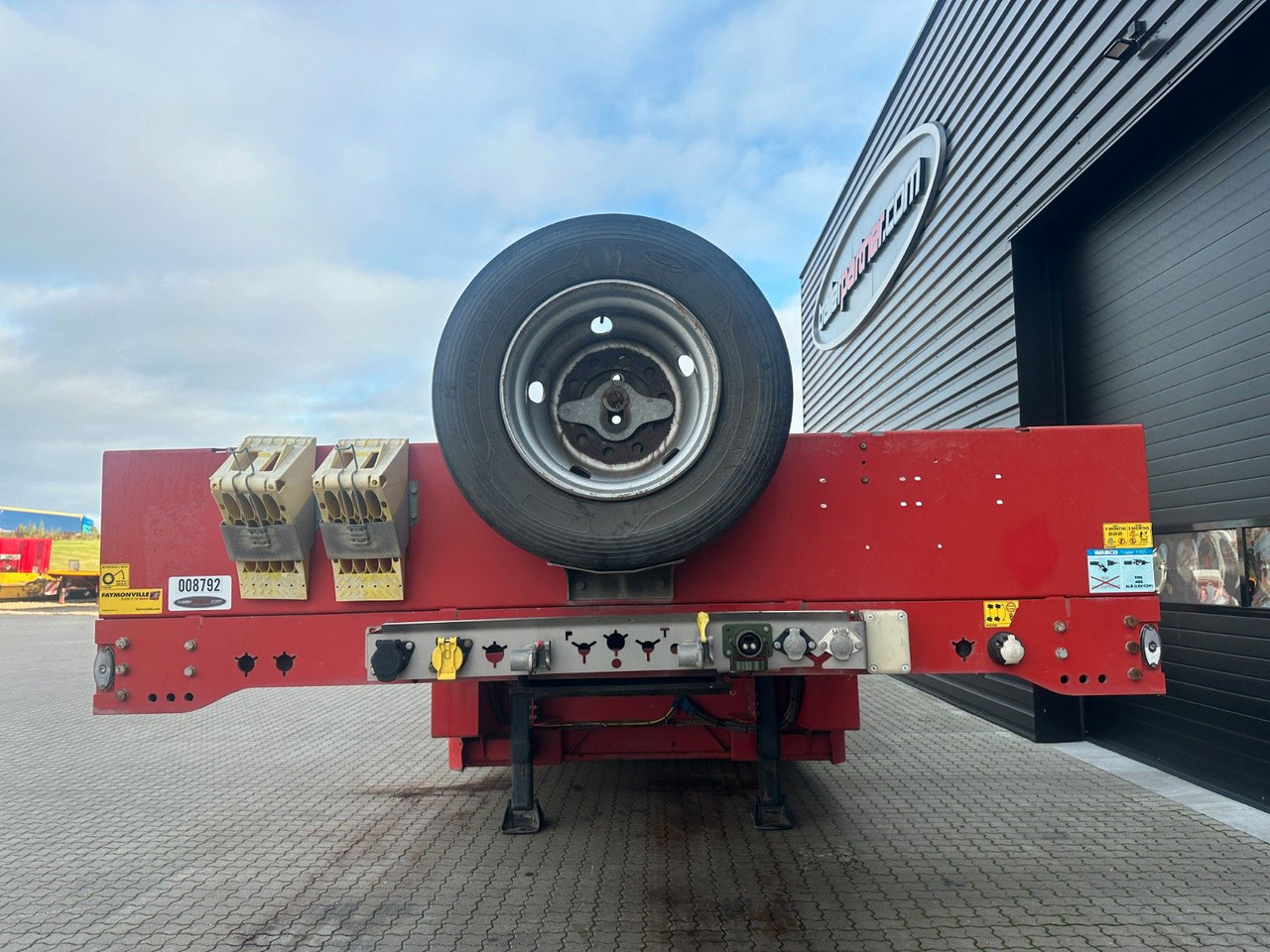 Faymonville 4 achs tieflader / ausziehbar / Radmulden - Low loader semi-trailer: picture 4 Faymonville 4 achs tieflader / ausziehbar / Radmulden - Low loader semi-trailer: picture 4