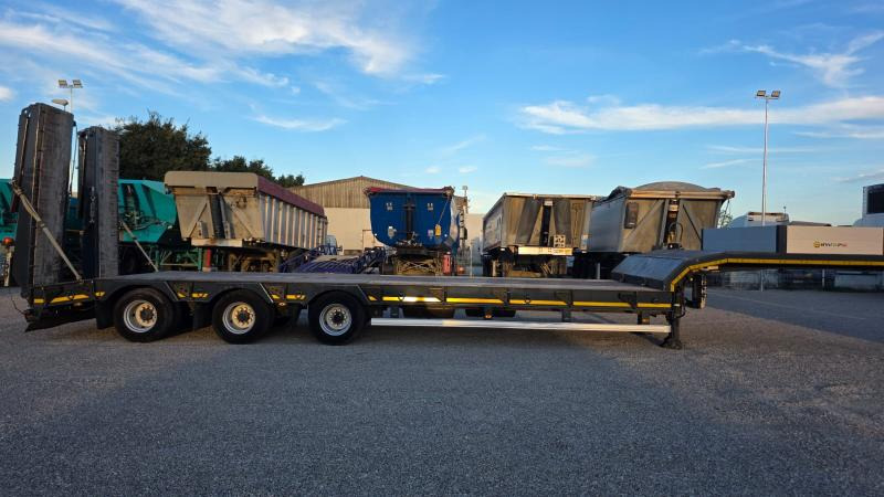 INVEPE-JOLUSO SR329 CNN600 - Low loader semi-trailer: picture 4 INVEPE-JOLUSO SR329 CNN600 - Low loader semi-trailer: picture 4