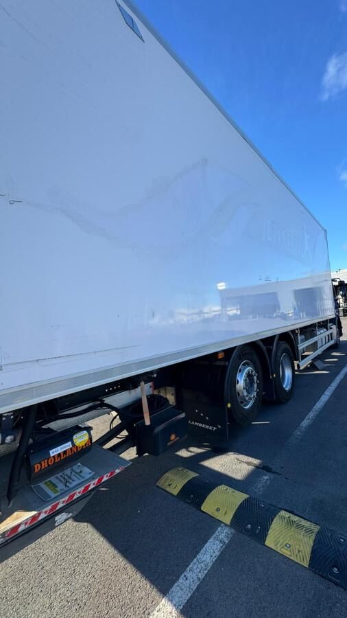 Renault D WIDE 380 DXI - Refrigerator truck: picture 3 Renault D WIDE 380 DXI - Refrigerator truck: picture 3