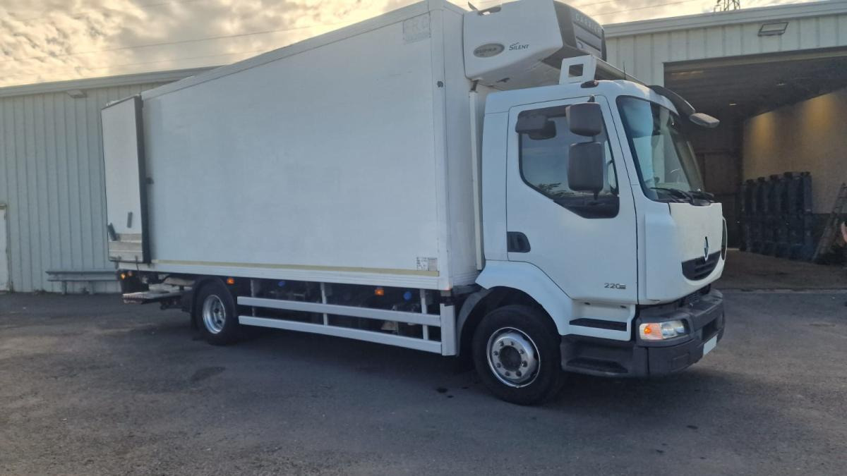 Renault Midlum 220 DXI - Refrigerator truck: picture 2 Renault Midlum 220 DXI - Refrigerator truck: picture 2